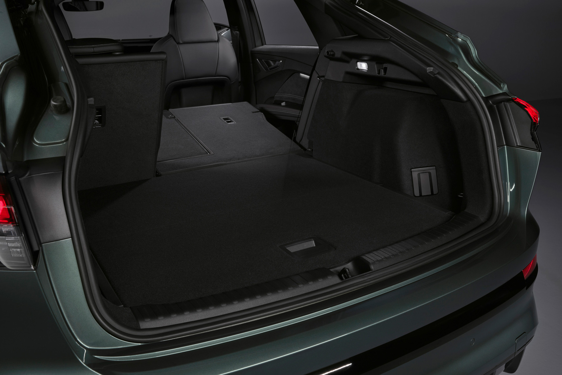 Audi Q4 Sportback e-tron foto exterior maletero