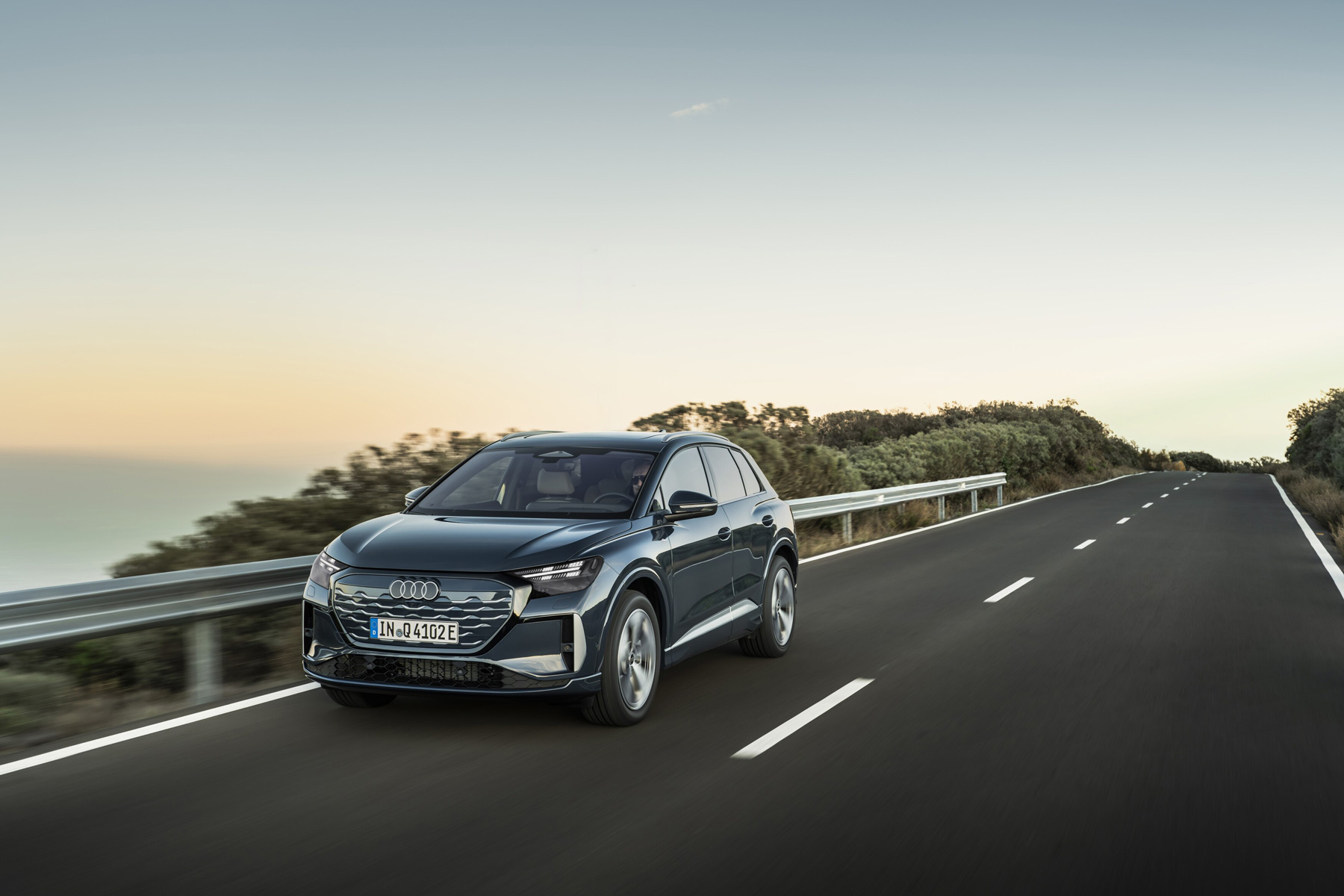 Audi Q4 SUV e-tron foto exterior dinámica