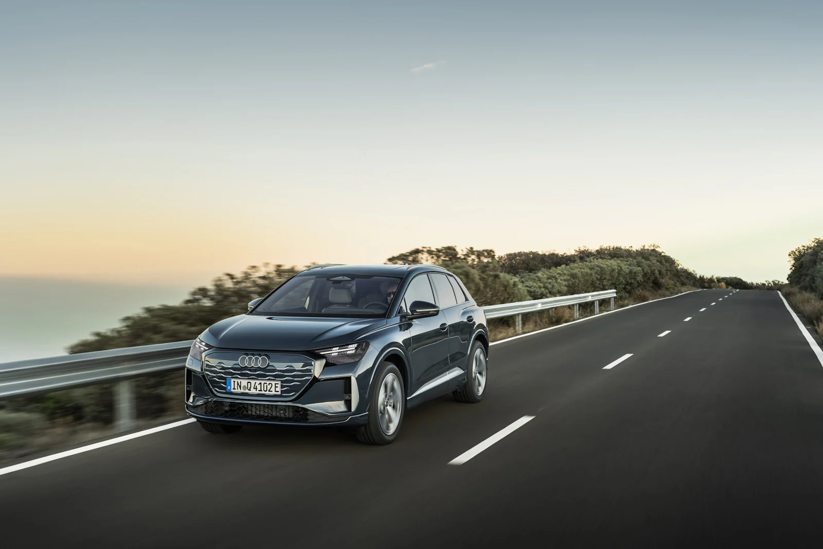 Audi Q4 SUV e-tron foto exterior dinámica