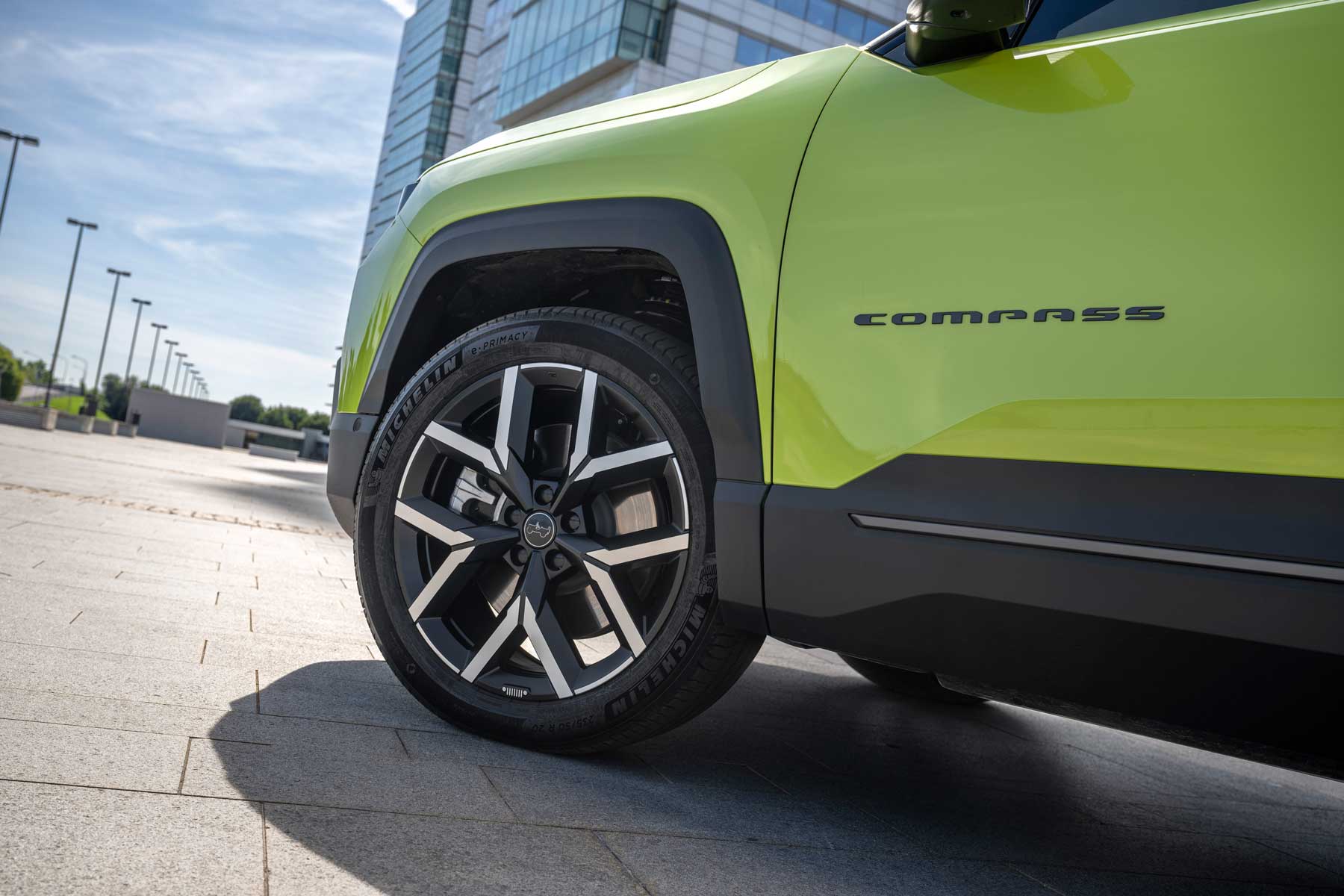 Jeep Compass 2026 foto detalle exterior verde