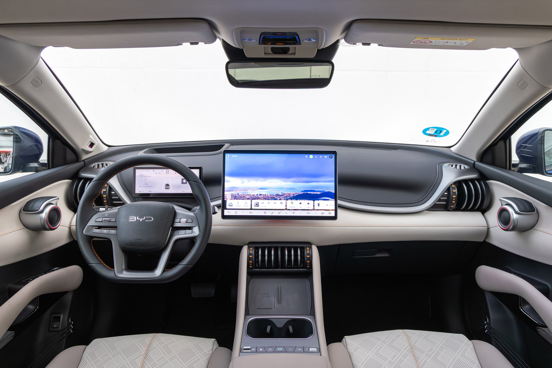 BYD ATTO 3 EVO foto pantalla multimedia