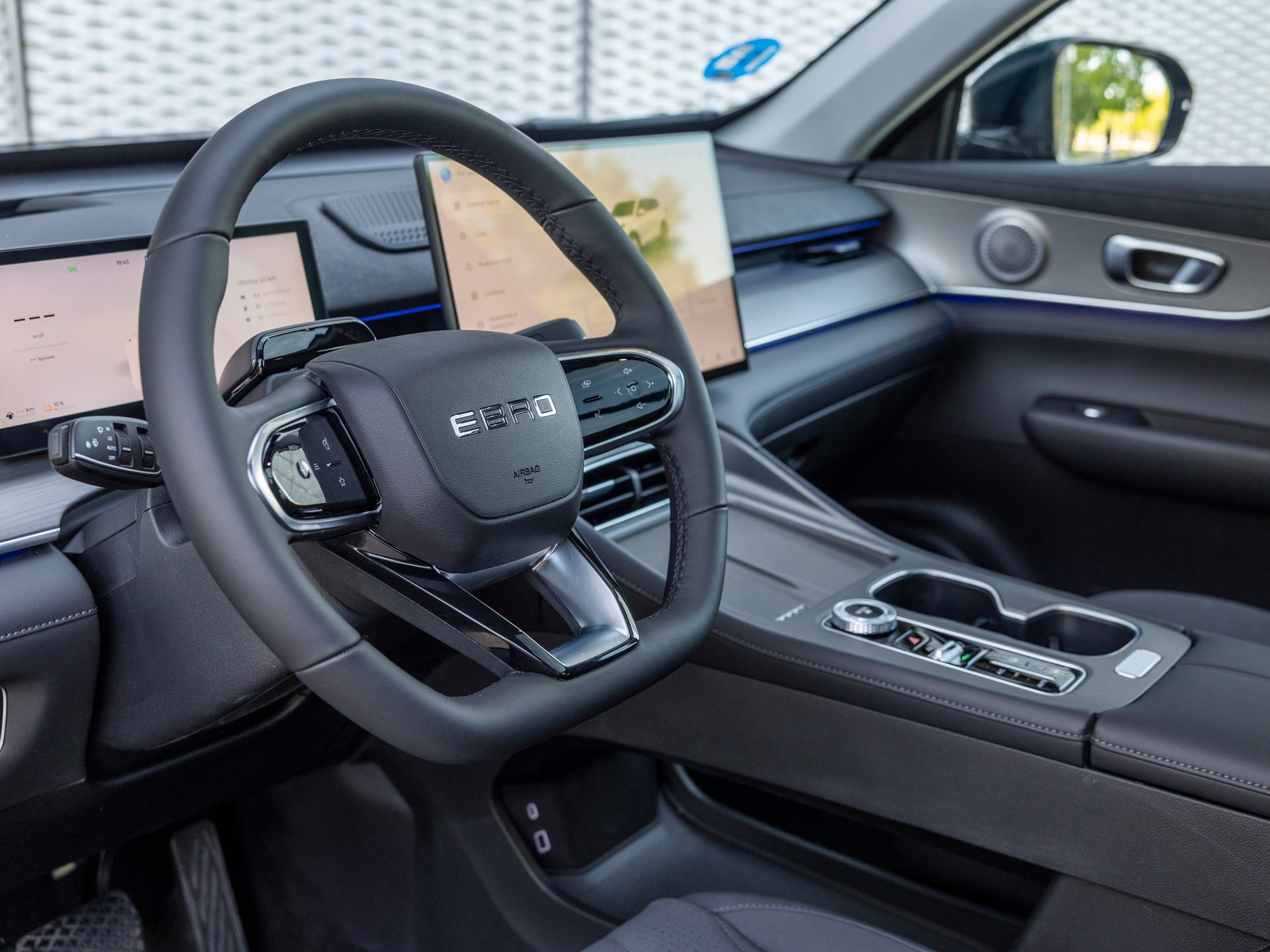 EBRO s800 interior multimedia