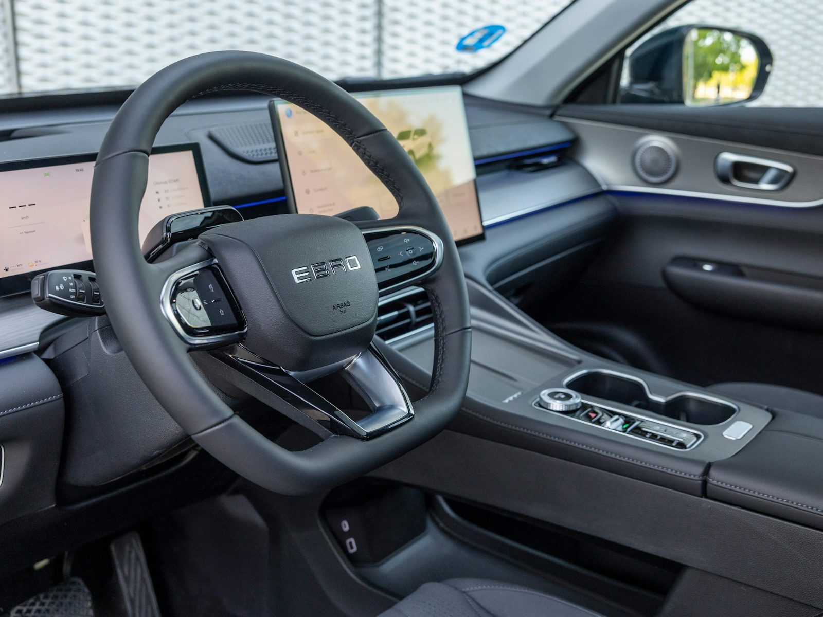 EBRO s800 interior multimedia