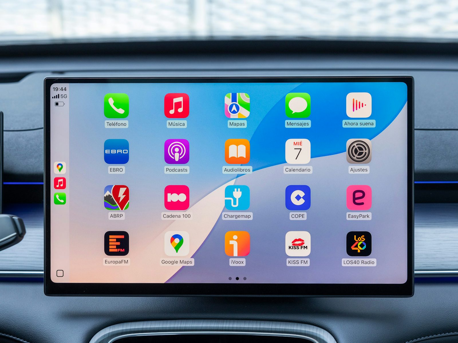 EBRO s800 interior multimedia