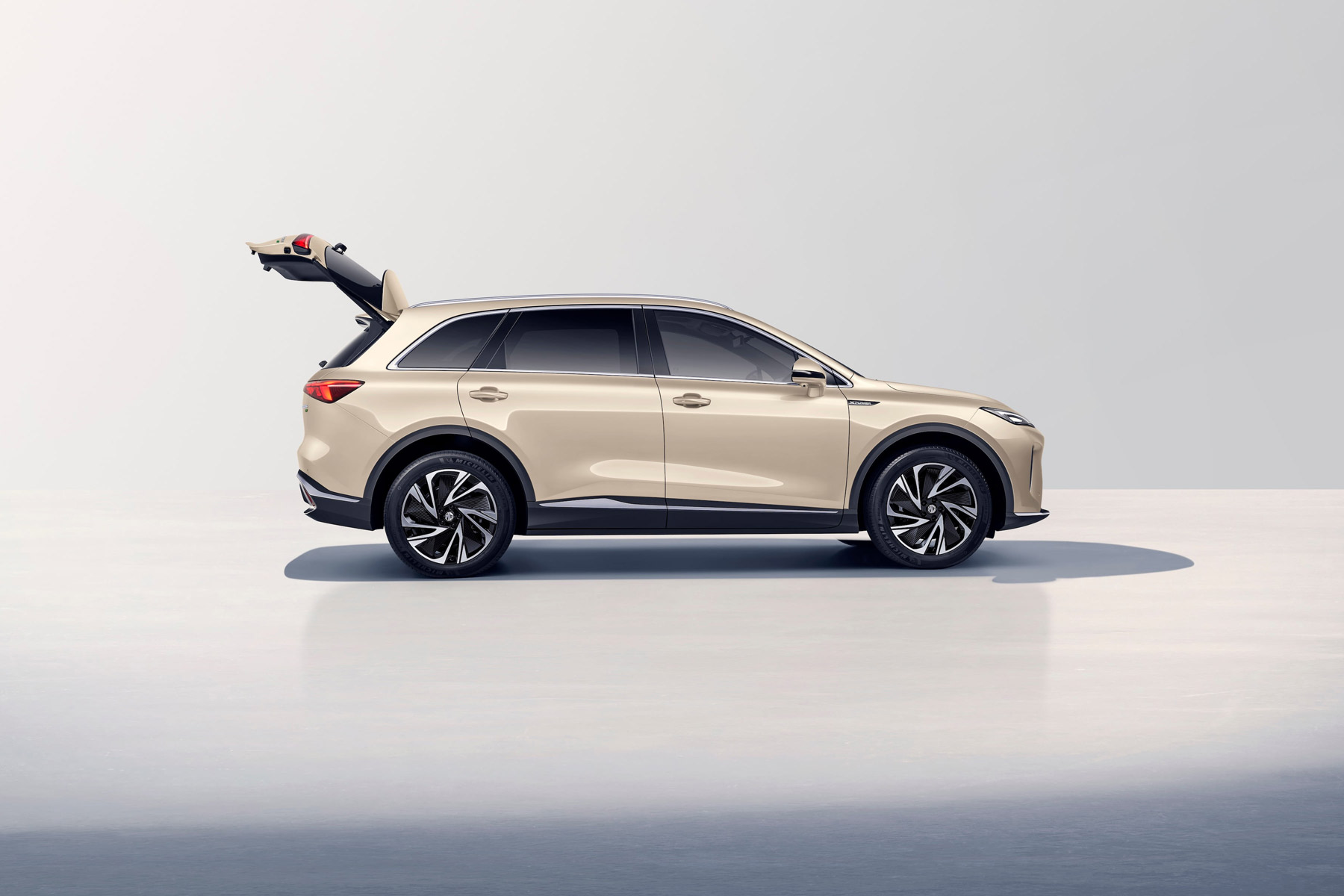 MGS6 EV foto exterior estática