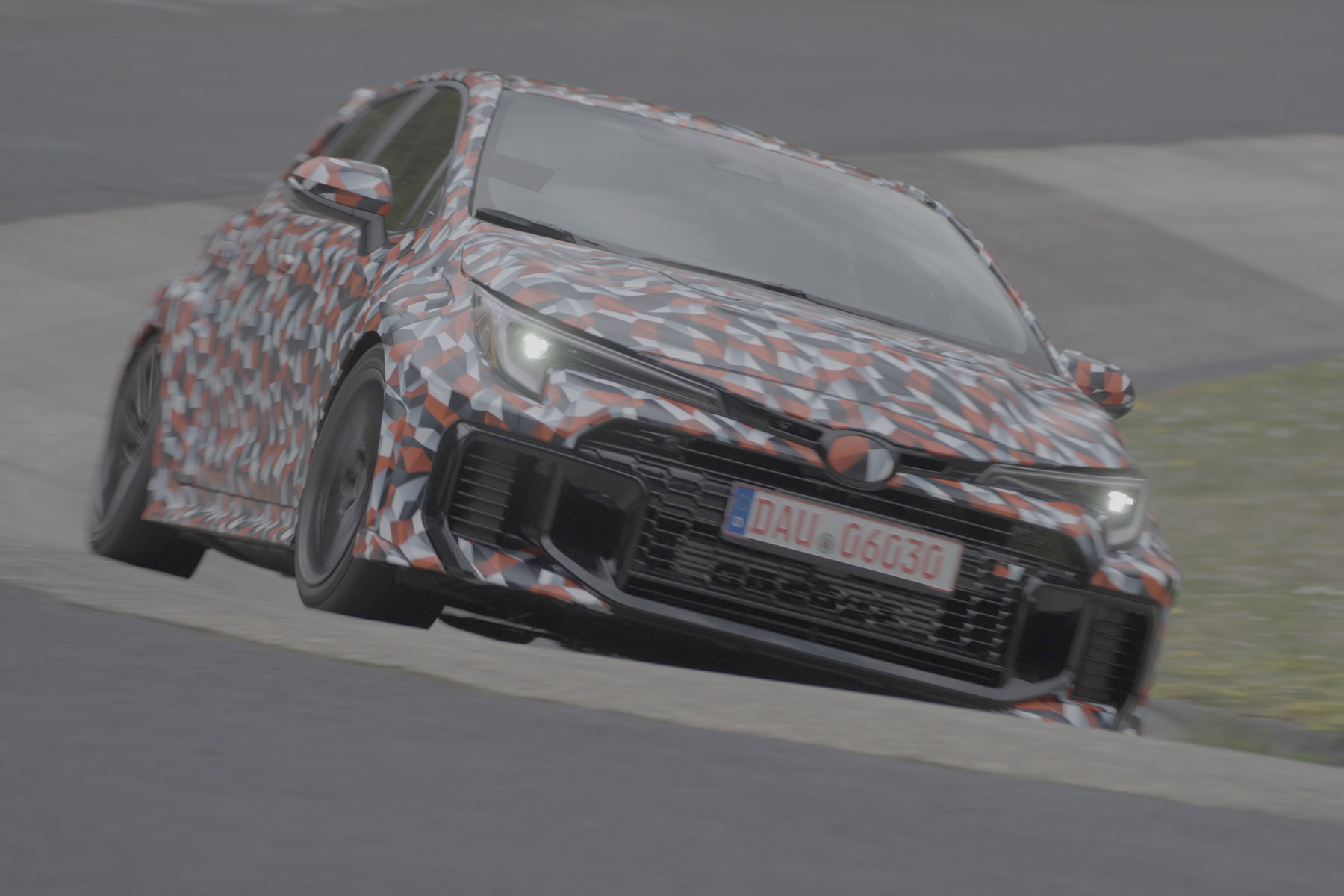 Toyota GRMN Corolla foto exterior circuito