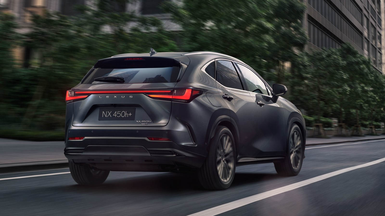 Vista conducción trasera Lexus NX