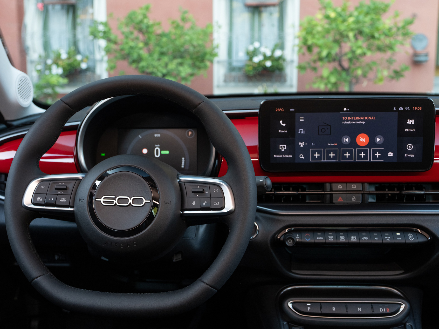 Fiat 600e Equipamiento