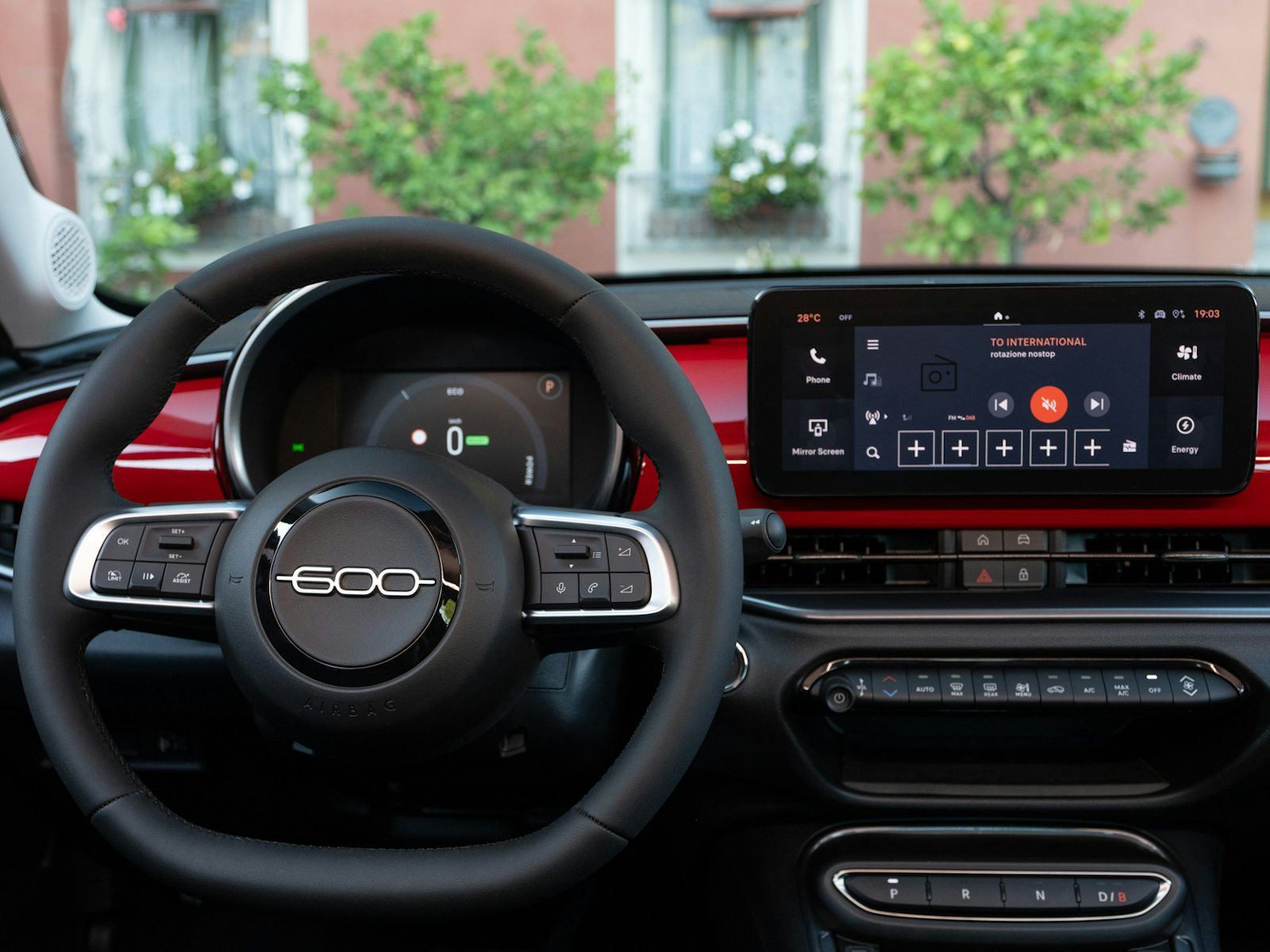 Fiat 600e Equipamiento