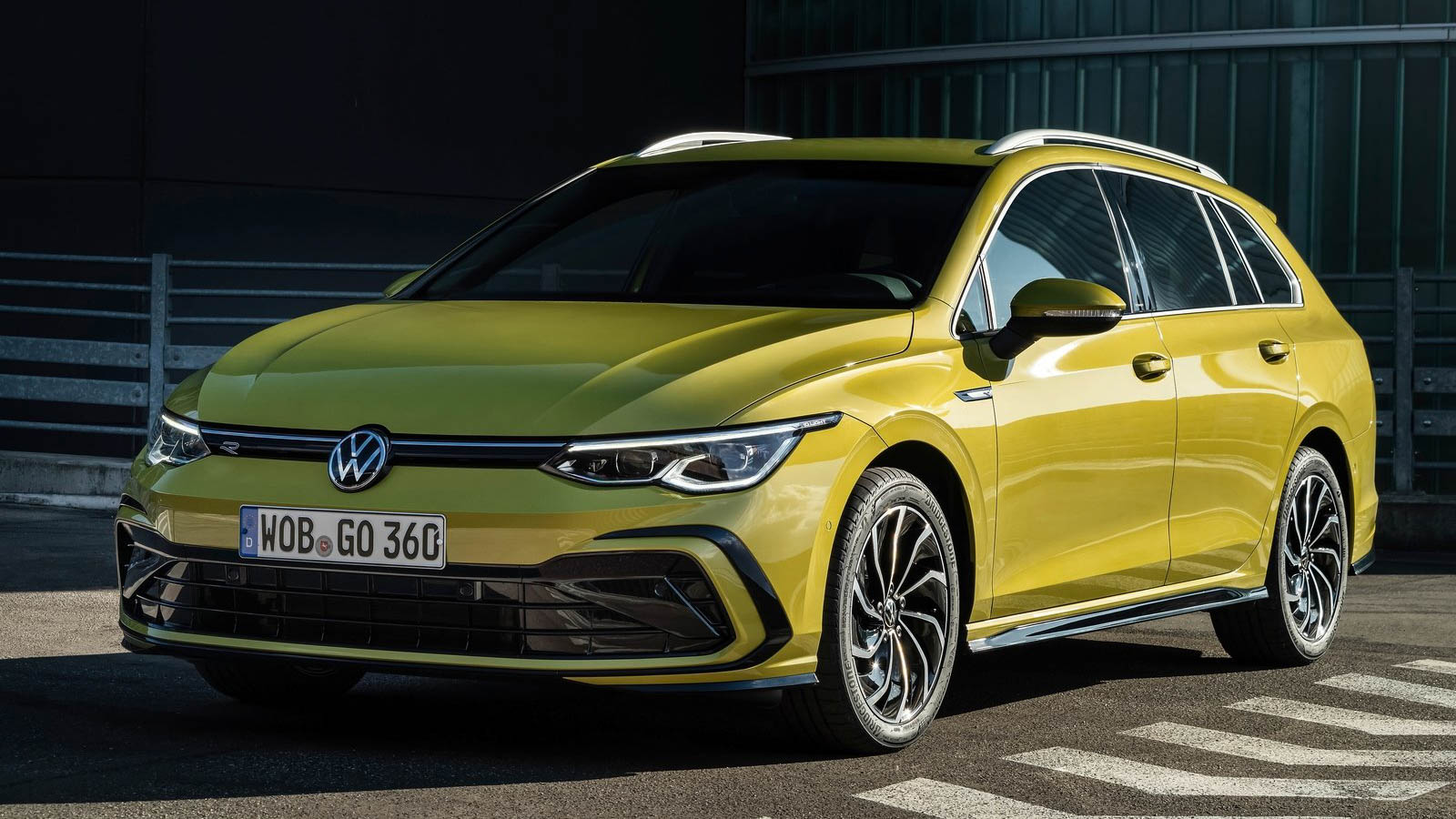 Vista conducción Volkswagen Golf Variant verde