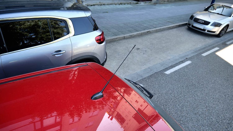 Tu coche no tiene sensor de aparcamiento? conoce los 4 mejores que