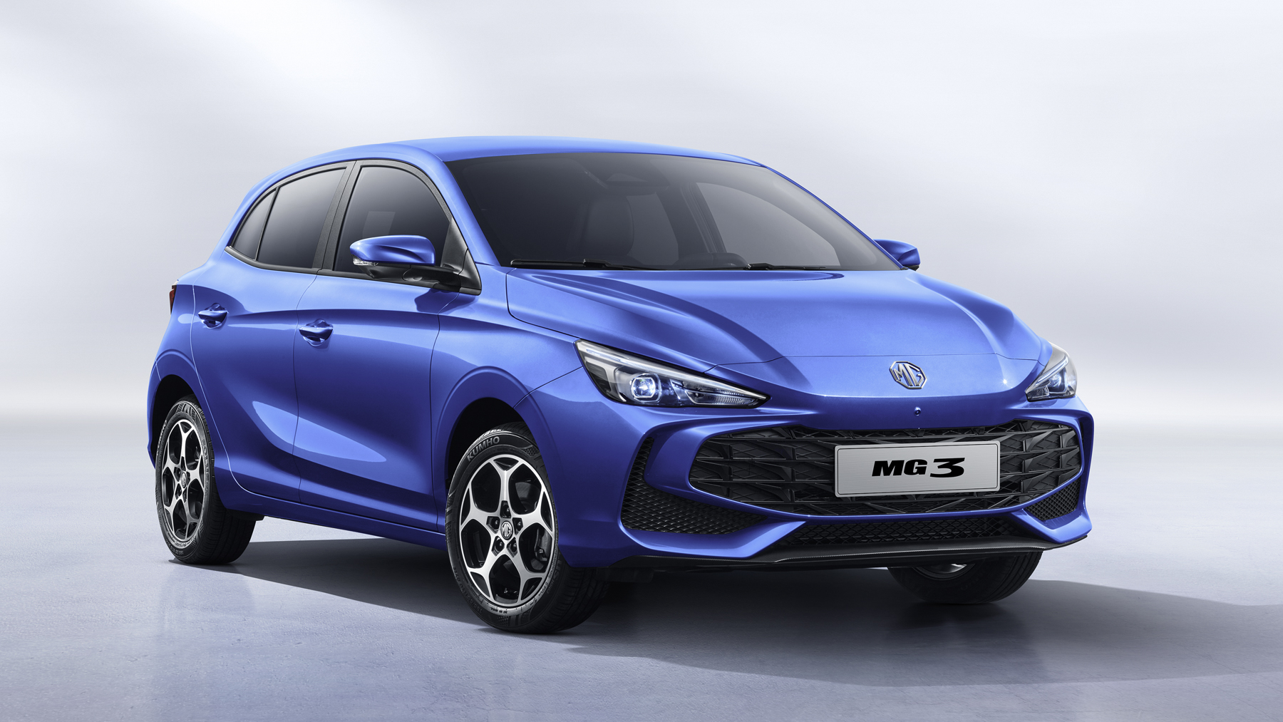 El MG3 es el nuevo híbrido urbano de bajo precio con 195 caballos que por fin está aquí carwow