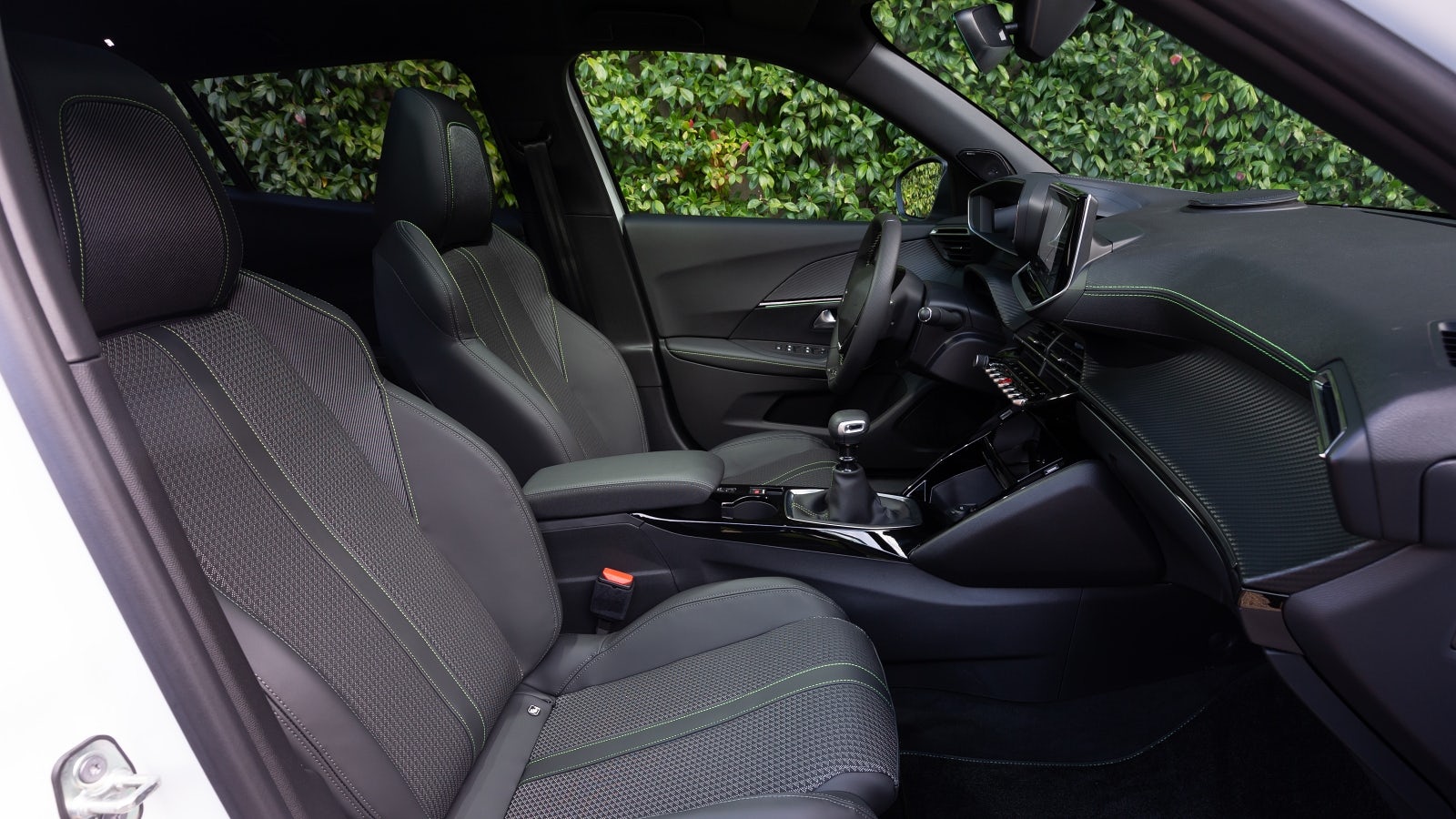 Comparativa Jeep Avenger vs Peugeot 2008