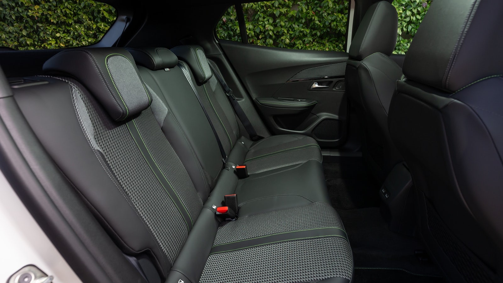 Comparativa Jeep Avenger vs Peugeot 2008