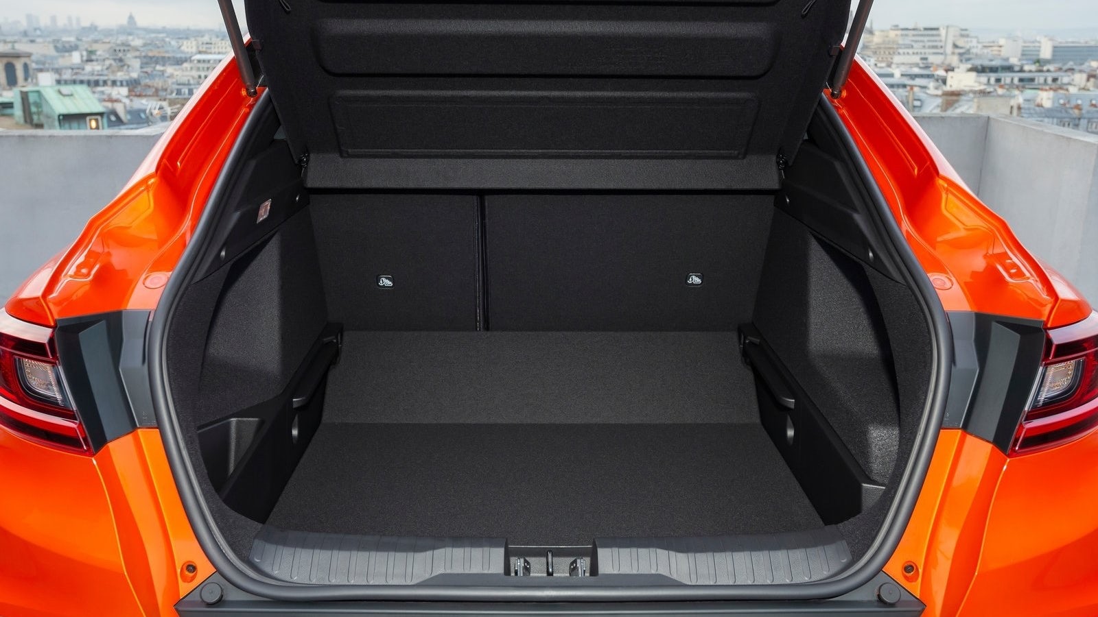 Comparativa Peugeot 408 vs Renault Arkana